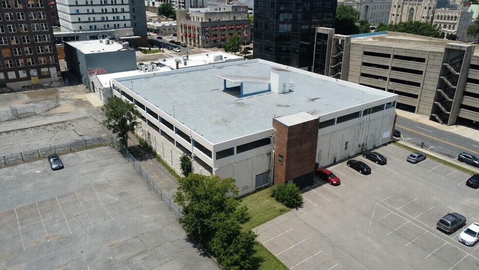 More Photos Of 199 Jefferson Ave, Memphis Parking Garage For Sale