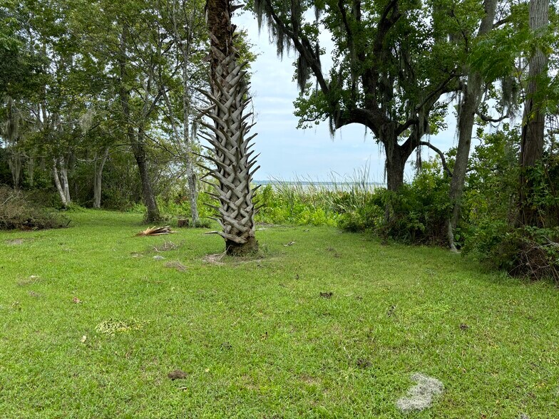 More Photos Of 6001 Bird Island Dr, Lady Lake Lodge Meeting Hall For Sale