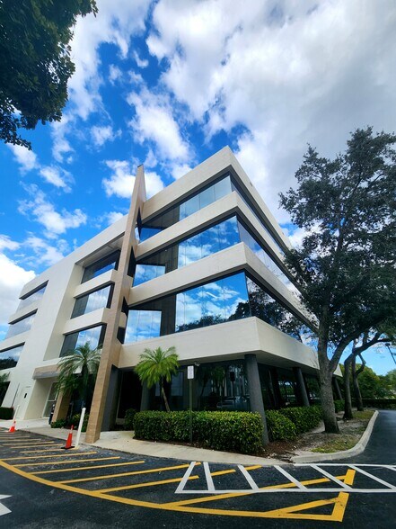 Primary Photo Of 3511 W Commercial Blvd, Fort Lauderdale Office For Lease