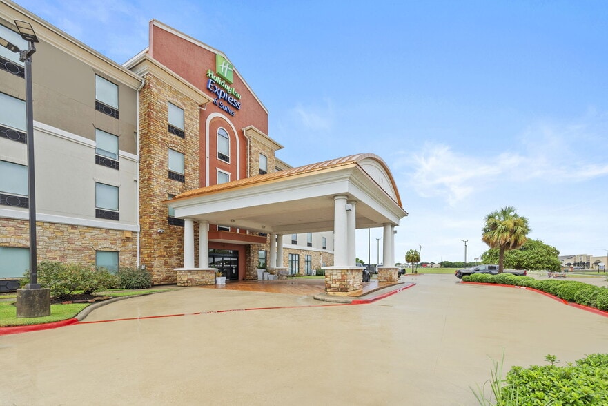 Primary Photo Of 3115 Central Mall Dr, Port Arthur Hotel For Sale