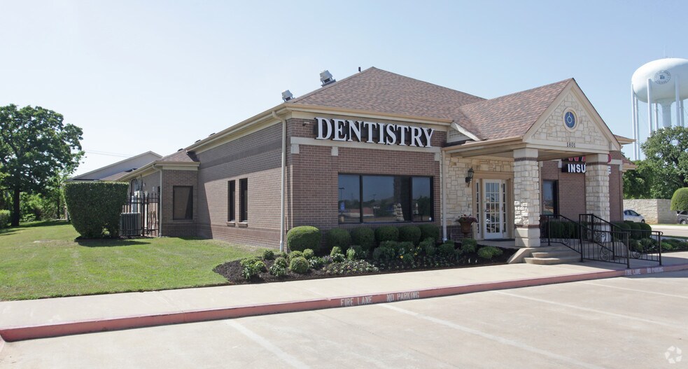 More Photos Of 1801 Precinct Line Rd, Hurst Medical For Lease