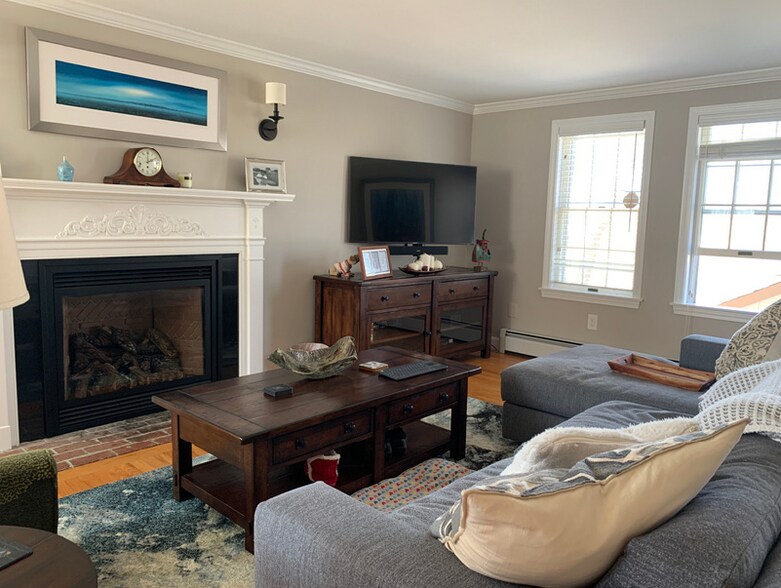 More Photos Of 15 Locke St, Kennebunkport Hospitality For Sale