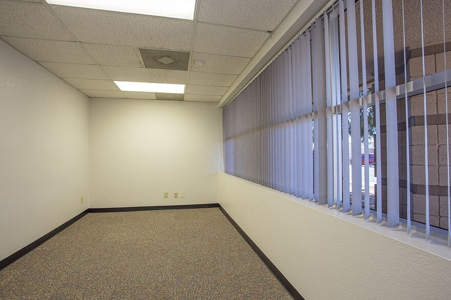 More Photos Of 3118 E McDowell Rd, Phoenix Office For Lease