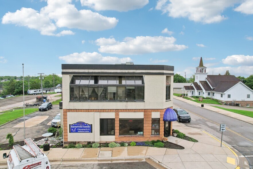 More Photos Of 101 Jones St, Barneveld General Retail For Sale