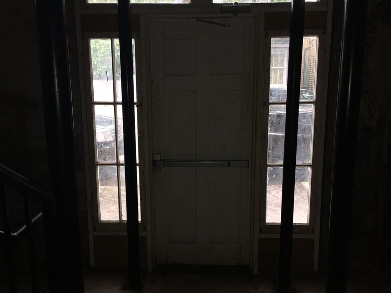 More Photos Of 801 Frenchmen St, New Orleans Restaurant For Lease