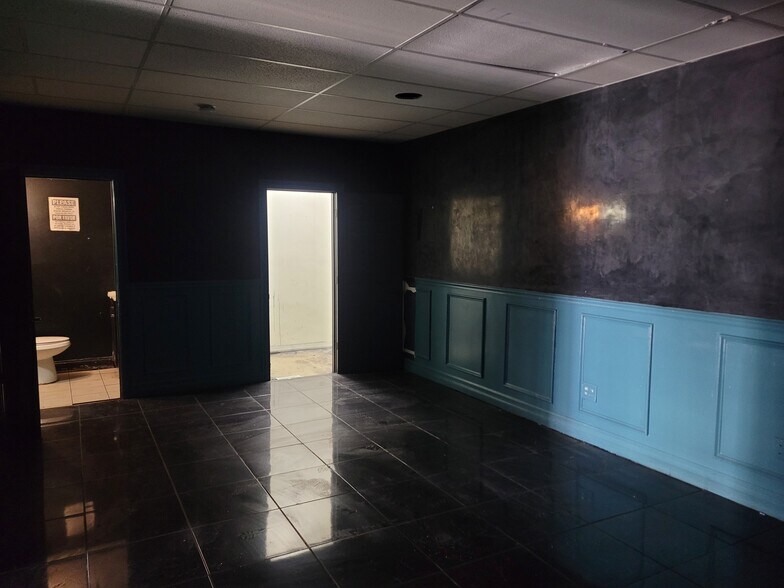 More Photos Of 1180 Elizabeth Ave, Elizabeth General Retail For Lease