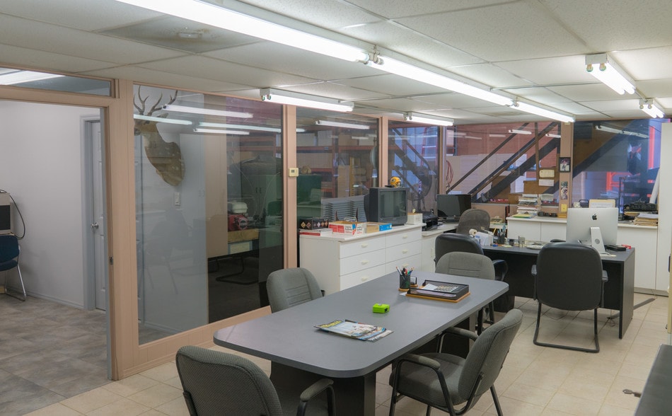 More Photos Of 2169 10th St, Sarasota Warehouse For Sale