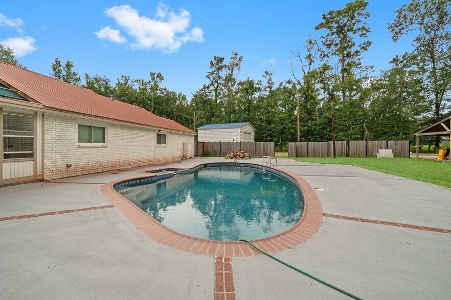 More Photos Of 2042 Teal Dr, Spring Dormitory For Sale