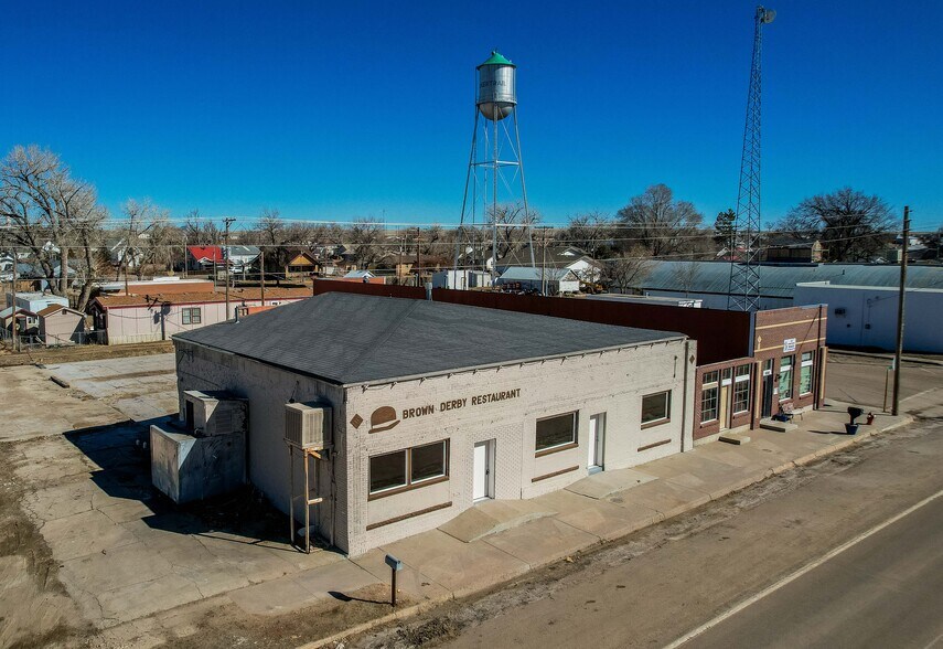 More Photos Of 618 1st Ave, Deer Trail Restaurant For Sale