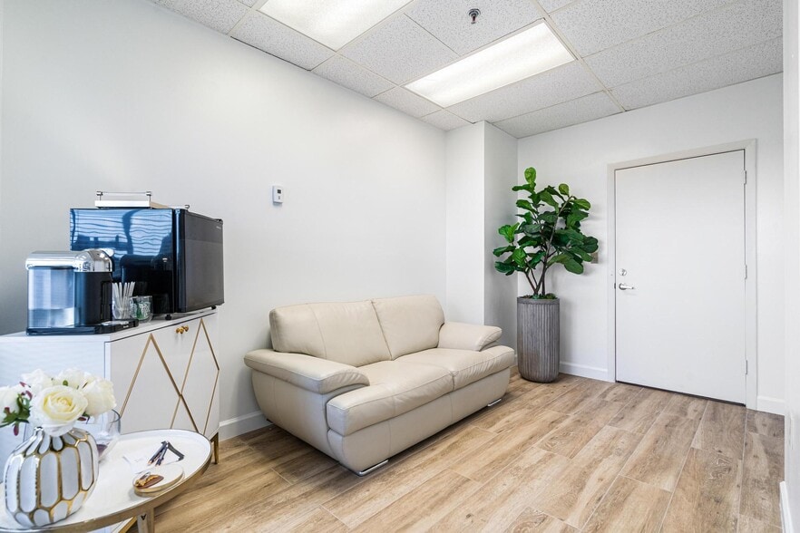 More Photos Of 2455 E Sunrise Blvd, Fort Lauderdale Loft Creative Space For Sale