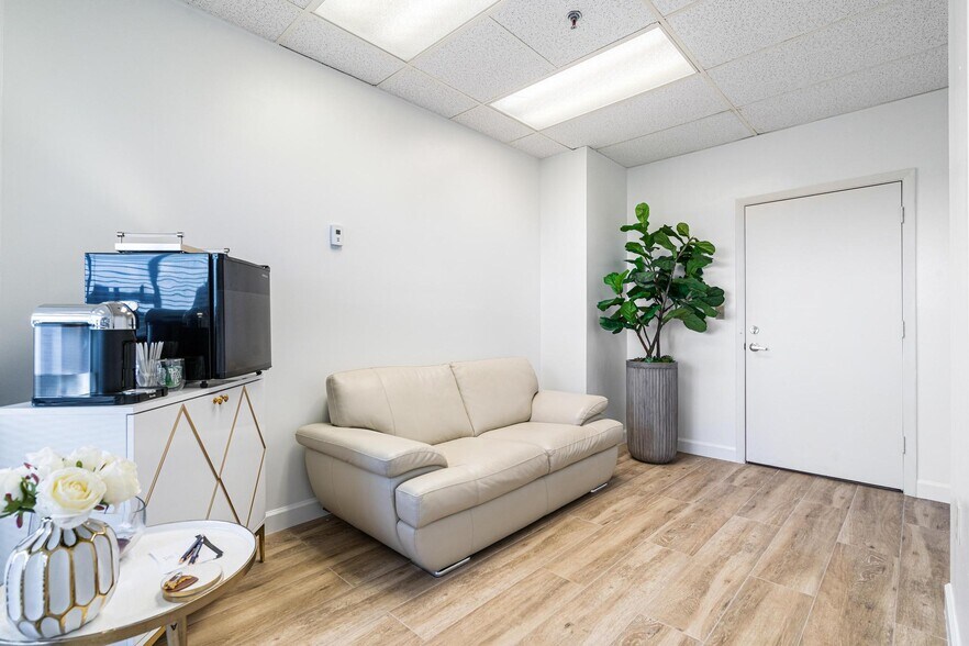 More Photos Of 2455 E Sunrise Blvd, Fort Lauderdale Loft Creative Space For Sale