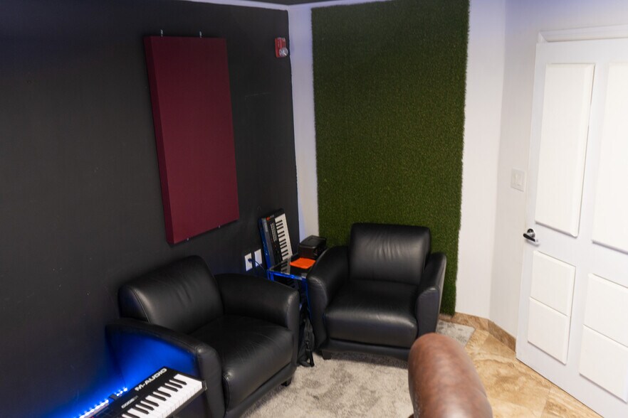 More Photos Of 14066 NW 82nd Unit #8-a Ave, Miami Lakes Sports And Entertainment For Sale