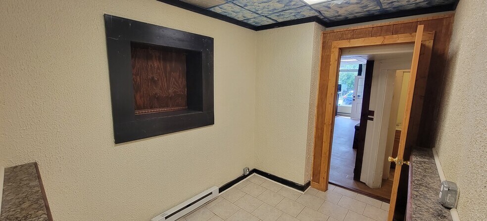 More Photos Of 325 N Main St, Liberty Flex For Lease