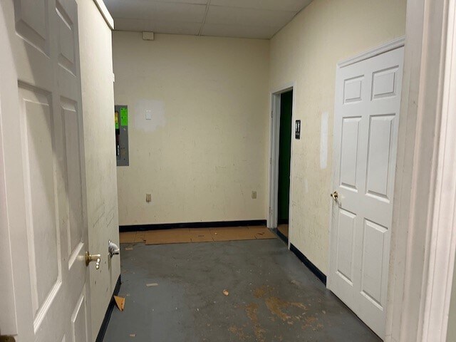 More Photos Of 1950 Hendersonville Rd, Asheville Unknown For Lease