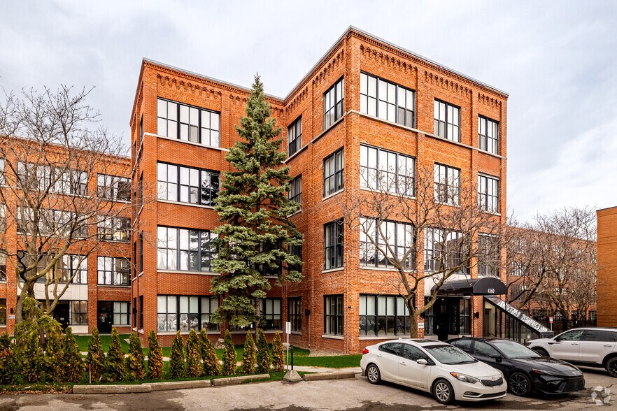 More Photos Of 4360-4378 Av Pierre-De Coubertin, Montréal Office Residential For Lease