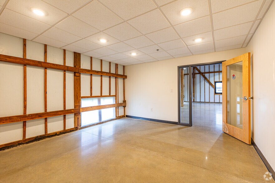 More Photos Of 2601 Maury St, Richmond Unknown For Lease