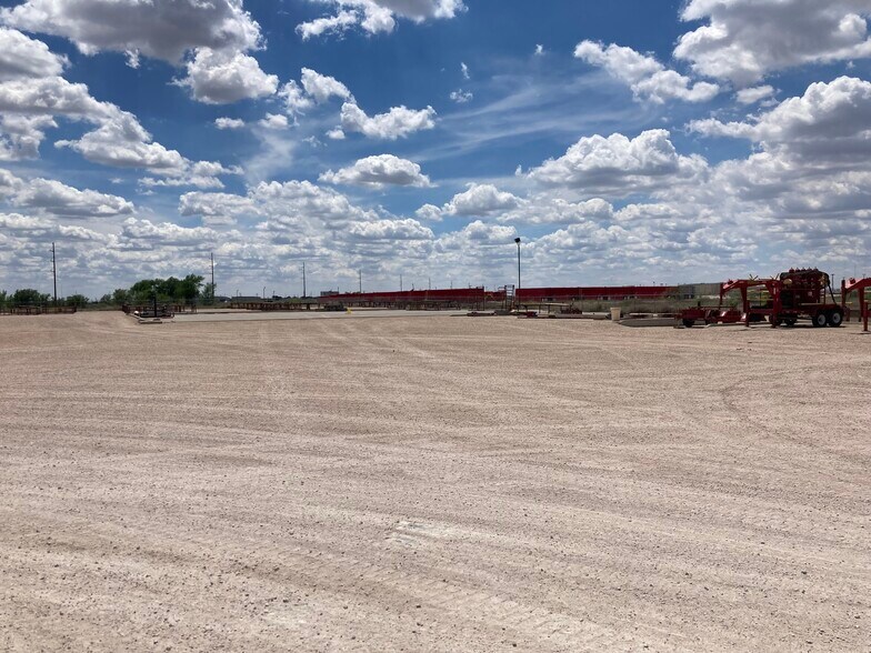 More Photos Of 3215 N Enterprise Dr, Hobbs Warehouse For Sale