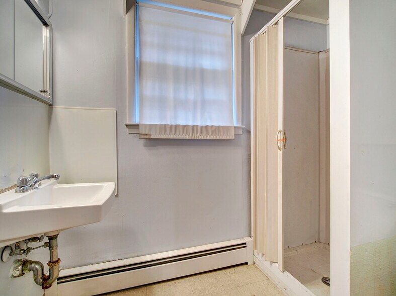 More Photos Of 510 Boulevard, Kenilworth Storefront Retail Residential For Lease