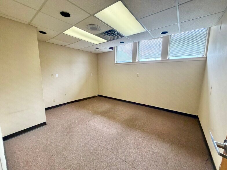 More Photos Of 853-855 Grove St. st, Irvington Healthcare For Lease