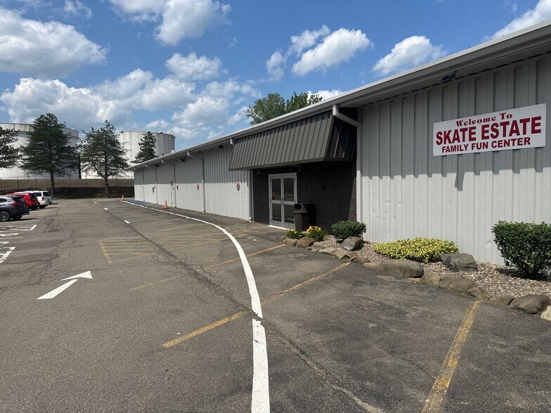 More Photos Of 3401 Vestal Rd, Vestal Township Sports And Entertainment For Sale