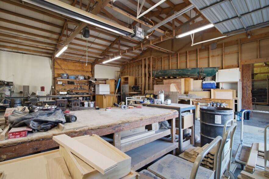 More Photos Of 1398 S Valley Rd, West Plains General Retail For Sale