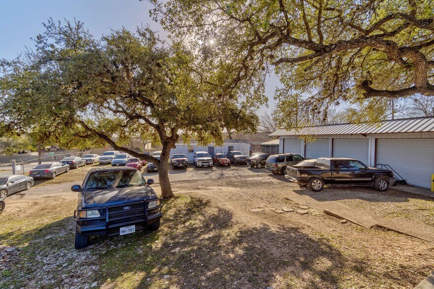 More Photos Of 5401 S Congress Ave, Austin Auto Dealership For Sale