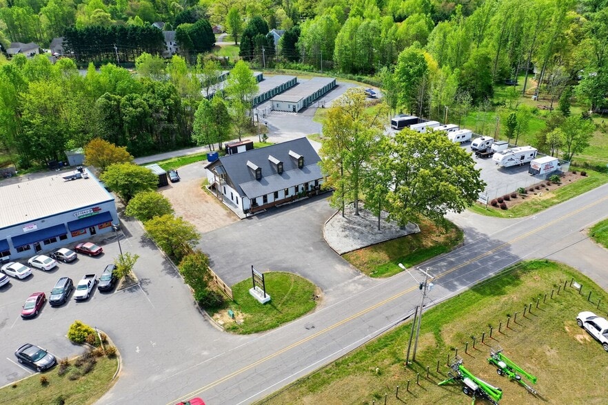 More Photos Of 3440 E Broad St, Statesville Office For Sale