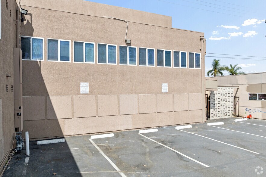 More Photos Of 13822 Beach Blvd, Westminster Office For Sale