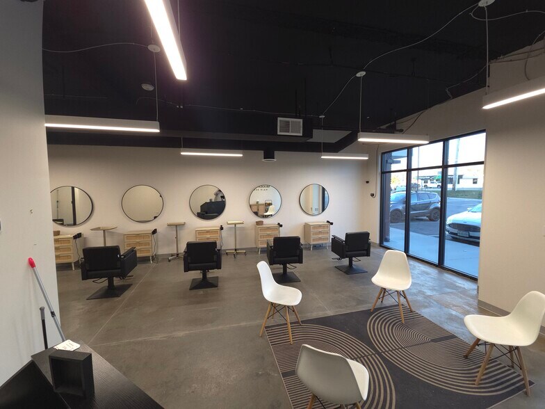 More Photos Of 7510 N Oak Trfy, Gladstone Apartments For Lease