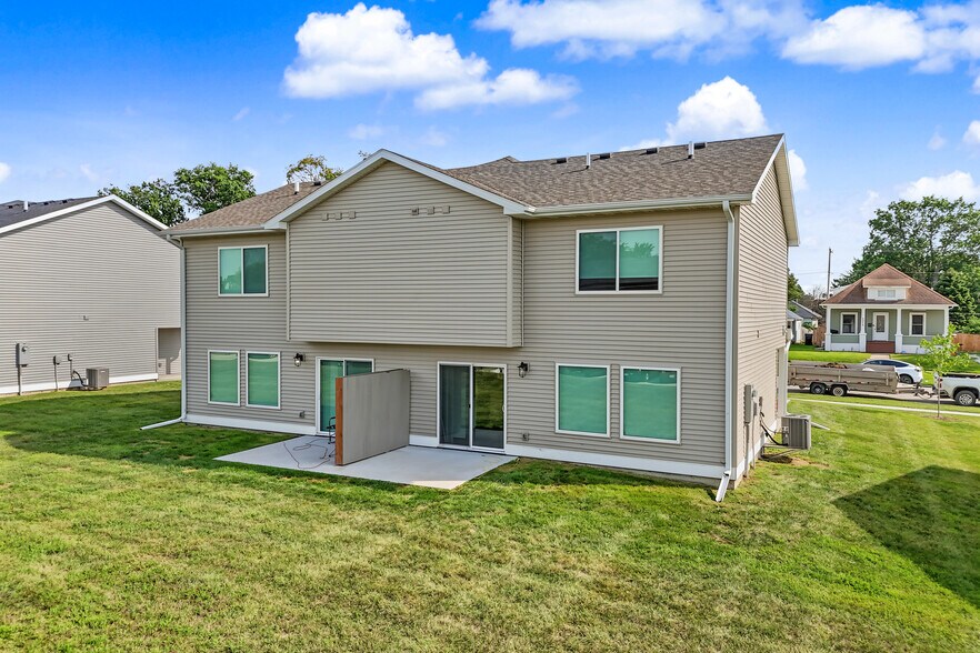 More Photos Of 2018 Otley Ave, Perry Apartments For Sale