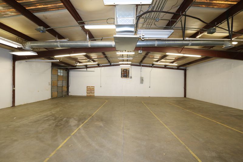 More Photos Of 151 Tandem Dr, Greer Flex For Lease