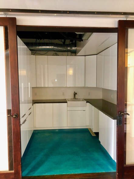 More Photos Of 153 N Highway 101, Solana Beach Storefront Retail Office For Lease