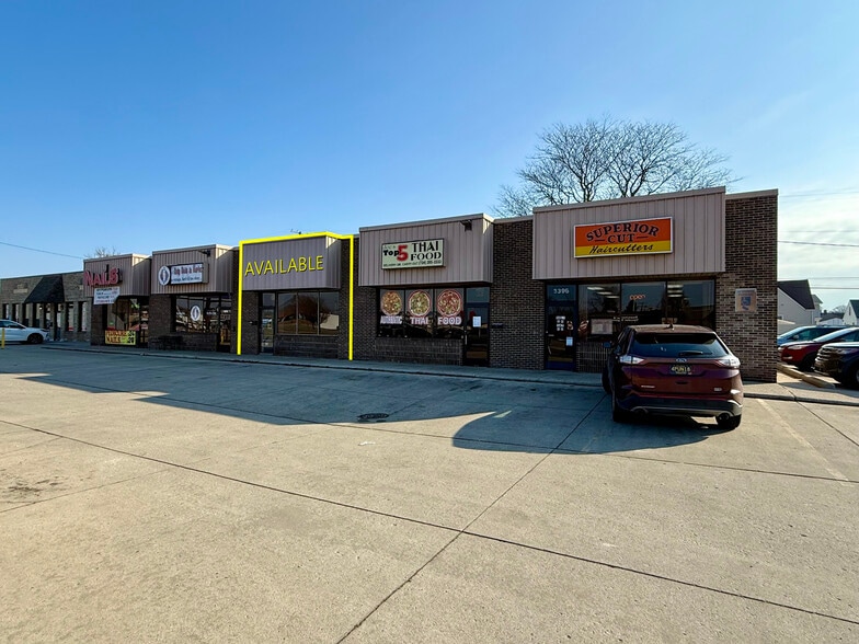 More Photos Of 3379-3395 Fort St, Wyandotte Storefront Retail Office For Sale