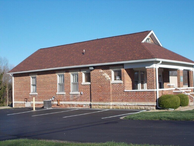More Photos Of 2350 N State Highway 7, North Vernon Office For Sale