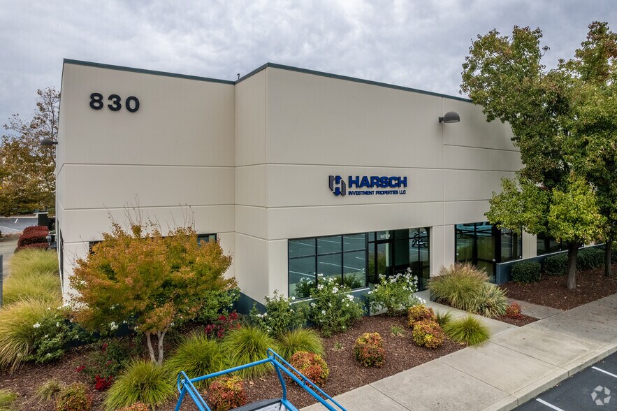 Primary Photo Of 830 Riverside Pky, West Sacramento Light Distribution For Lease