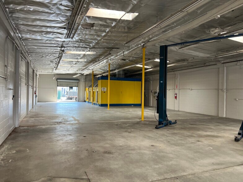 More Photos Of 500 S Raymond Ave, Fullerton Warehouse For Lease