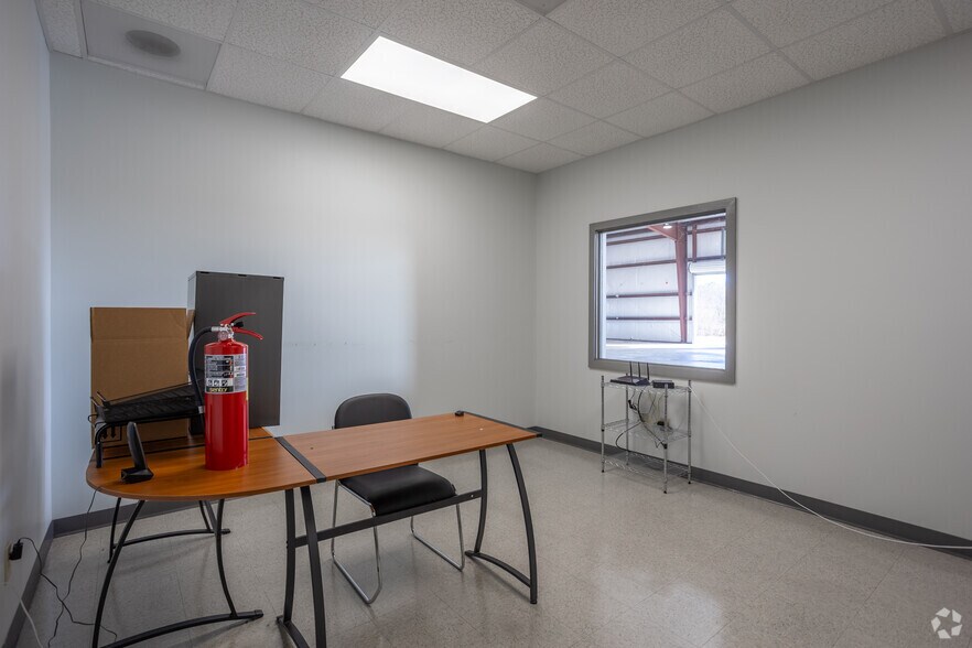 More Photos Of 628 Industrial Park Rd, Roberta Warehouse For Sale
