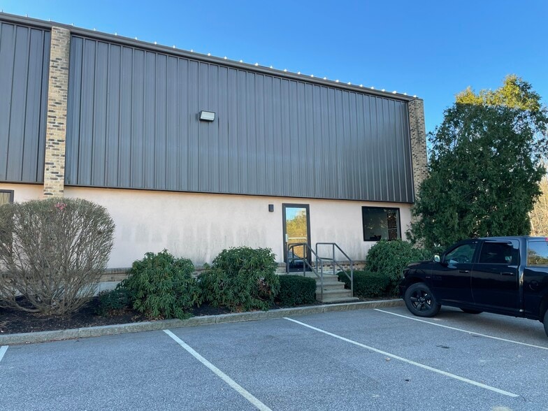 More Photos Of Lamy Drive & Lance Ln, Goffstown Warehouse For Lease