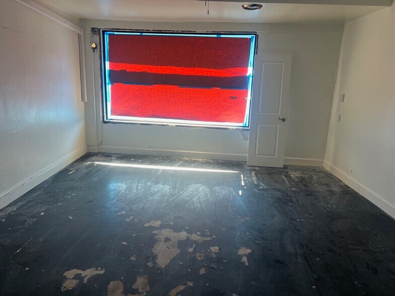 More Photos Of 5563 W Pico Blvd, Los Angeles Apartments For Lease