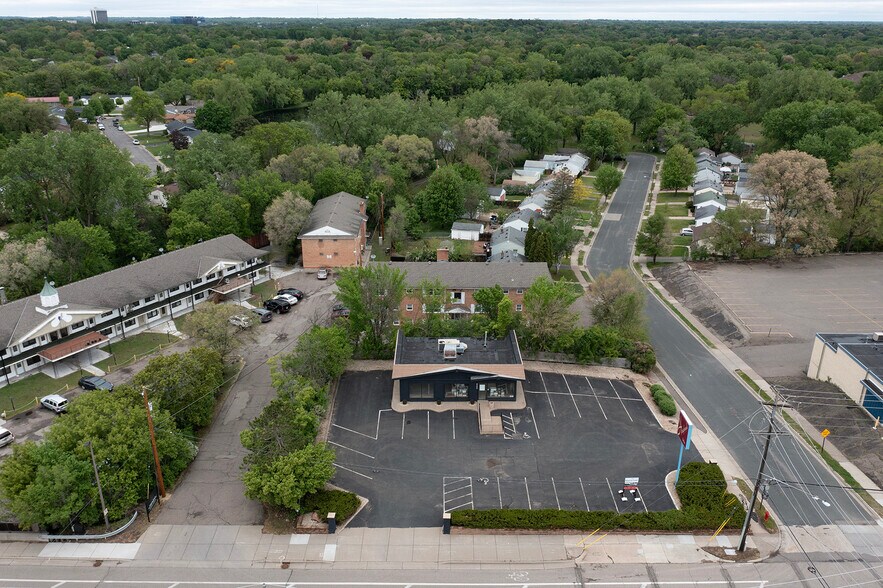 More Photos Of 8300 Minnetonka Blvd, Saint Louis Park Freestanding For Lease