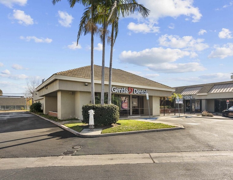 Primary Photo Of 2000 Harbor Blvd, Costa Mesa Storefront Retail Office For Lease