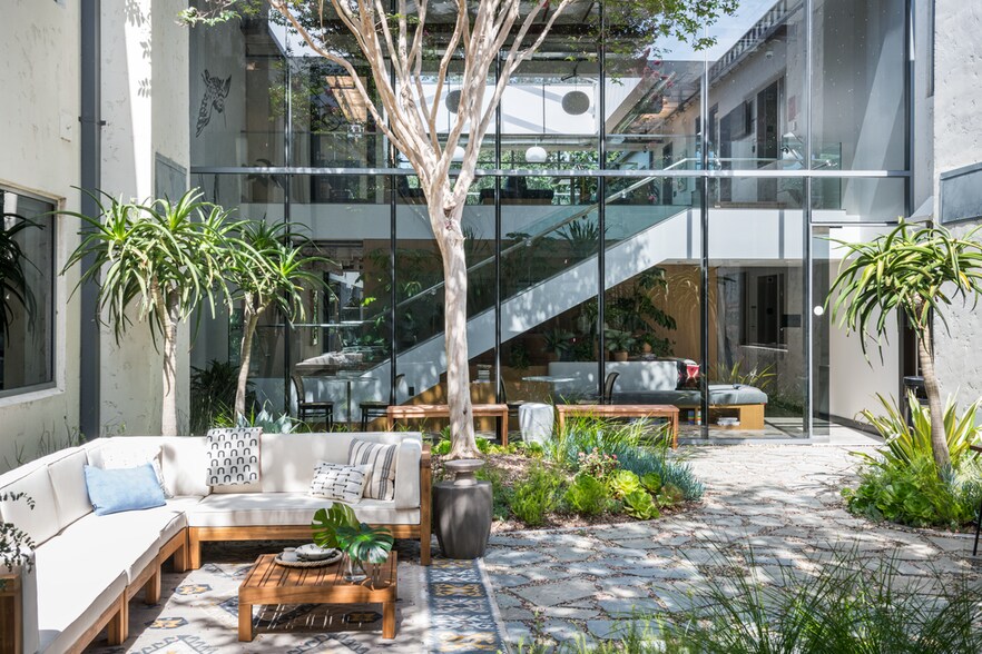 More Photos Of 3000 W Olympic Blvd, Santa Monica Office For Lease