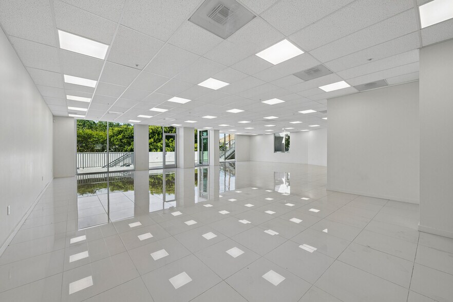 More Photos Of 11259 Washington Blvd, Culver City Office For Sale