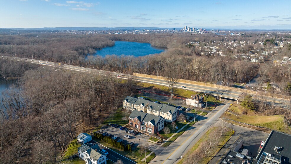 More Photos Of 447 Naubuc Ave, Glastonbury Office For Sale
