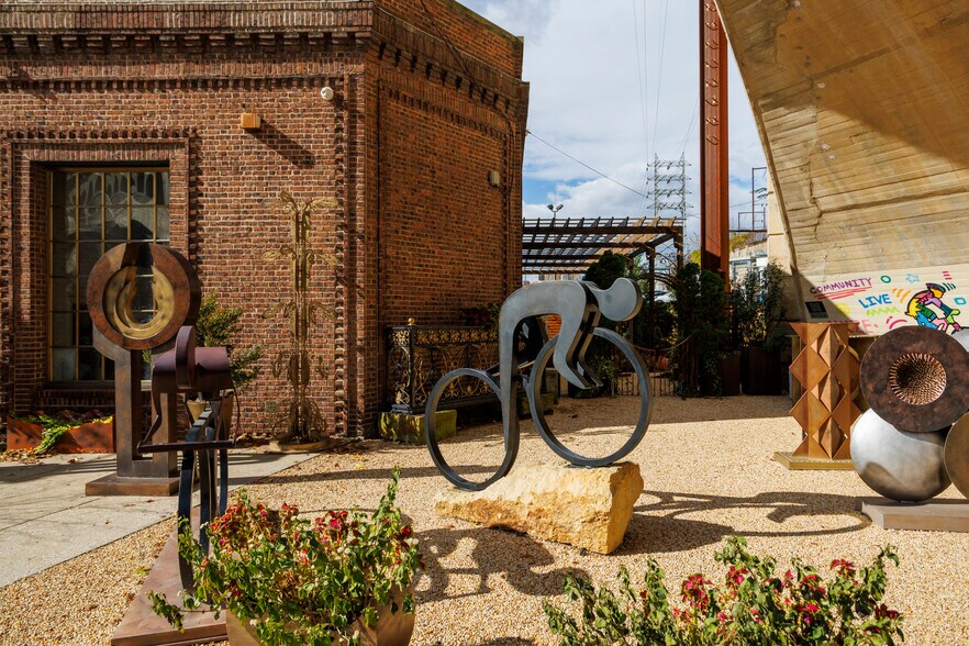 More Photos Of 114 Green Ln, Philadelphia General Retail For Lease