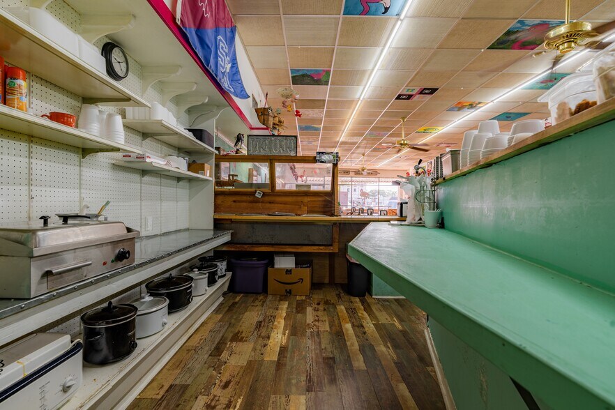 More Photos Of 105 N Main St, Hallettsville Restaurant For Sale