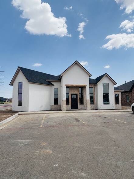 More Photos Of 10701 Milwaukee Ave, Lubbock Office For Lease