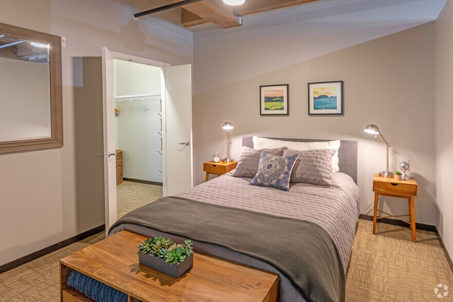 More Photos Of 2410 University Ave W, Saint Paul Apartments For Lease