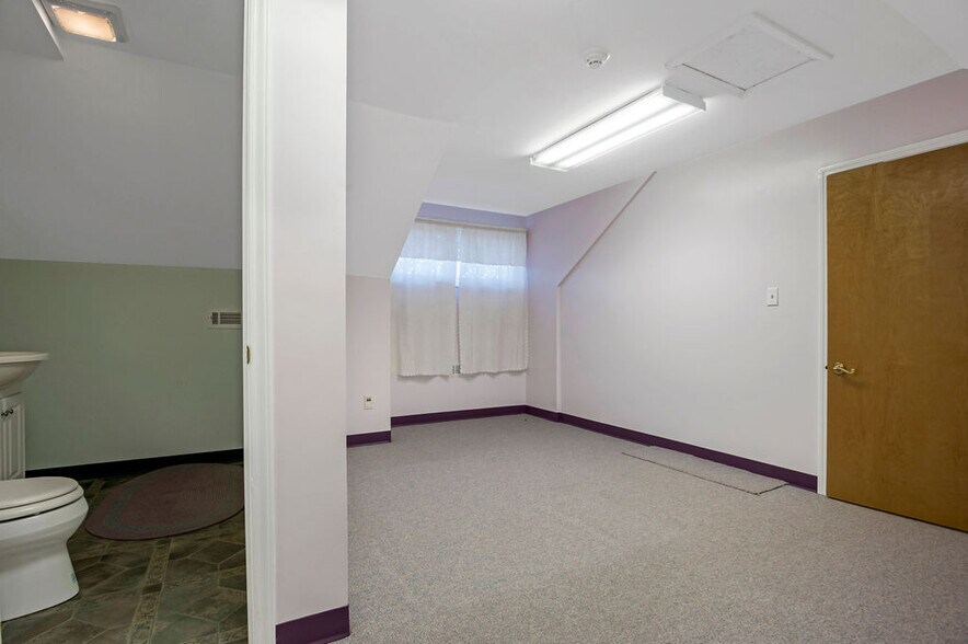 More Photos Of 43 Office Park Dr, Jacksonville Medical For Lease