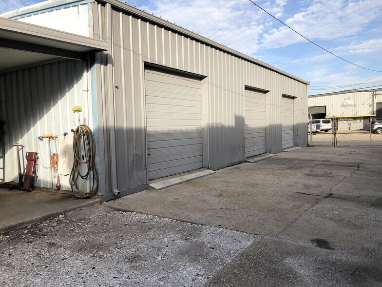 More Photos Of 2641 Delaware Ave, Kenner Service For Lease